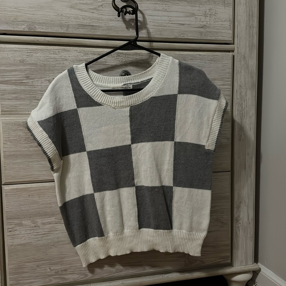 White and grey checkered sweater shirt